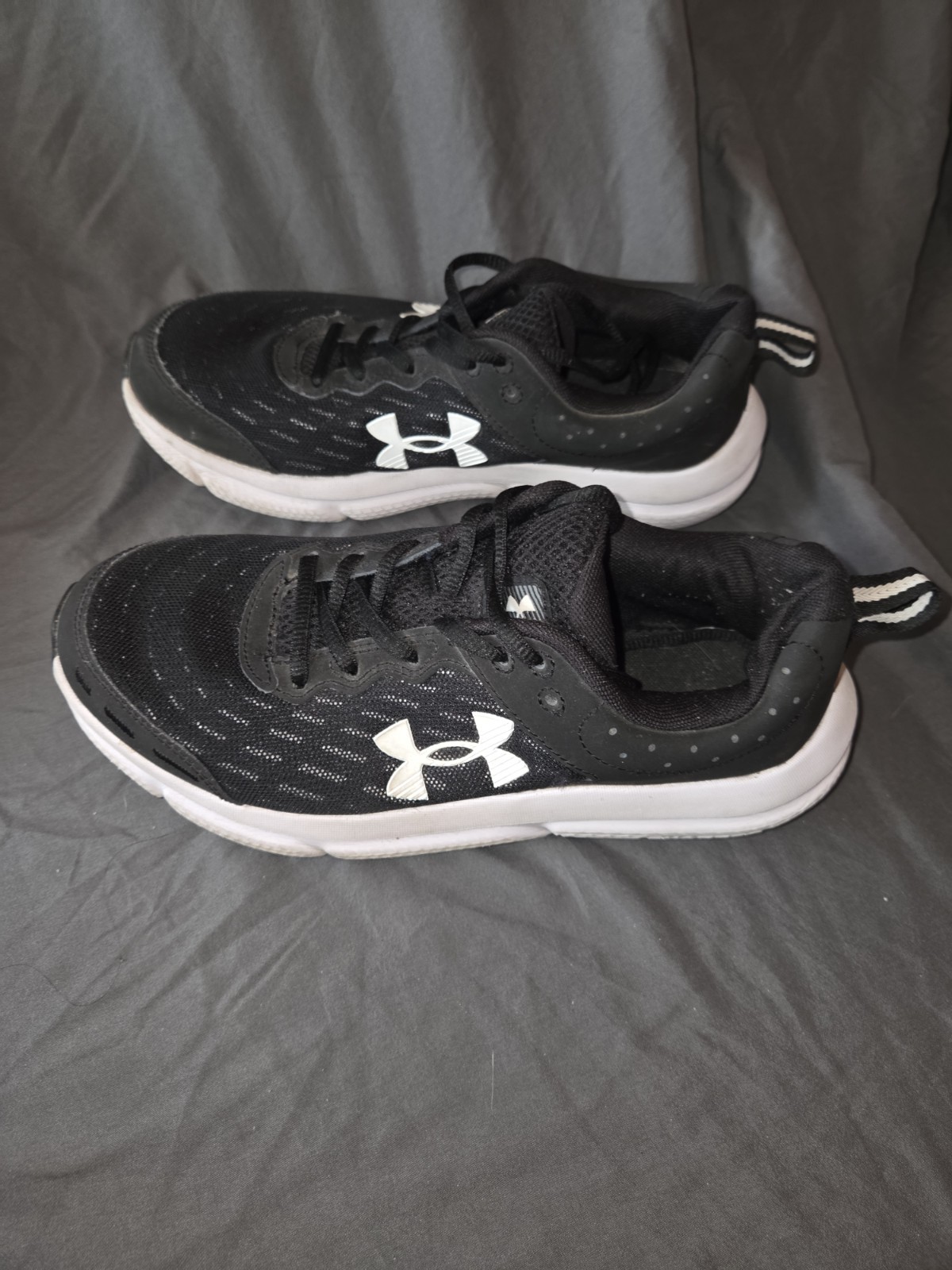Under Armour Men’s Charged Assert 10 Running Shoes – Black/White Size 8