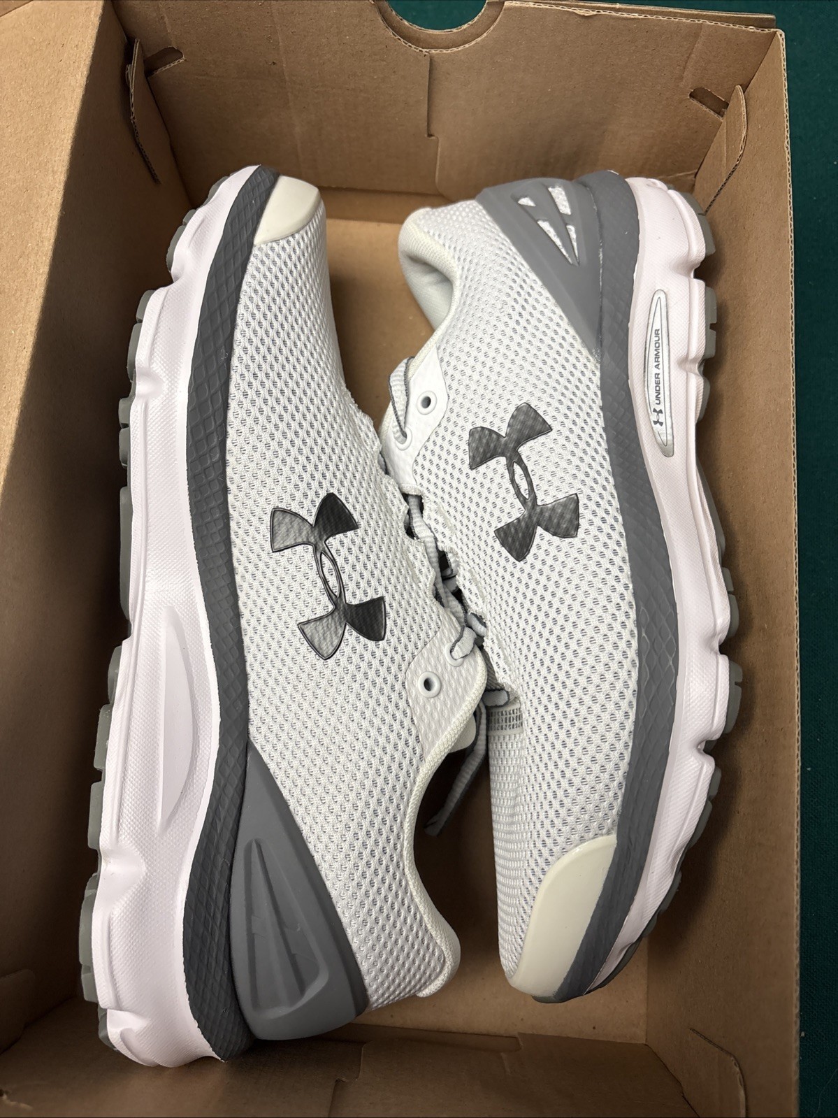 Men Under Armour Charged Gemini ‘White Graphite’ running shoe New In Box Sz 8.5