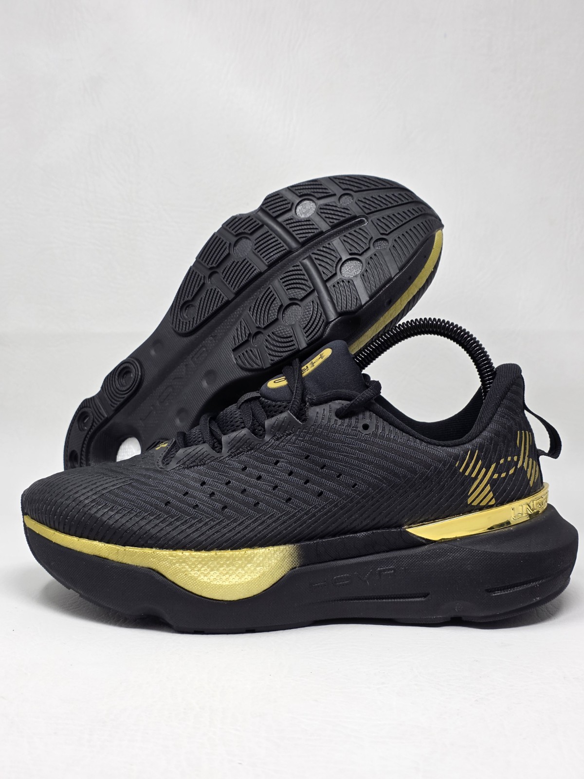 Under Armour UA Infinite Pro Metallic Athletic Shoes 3028126-001 Mens Size 7 New