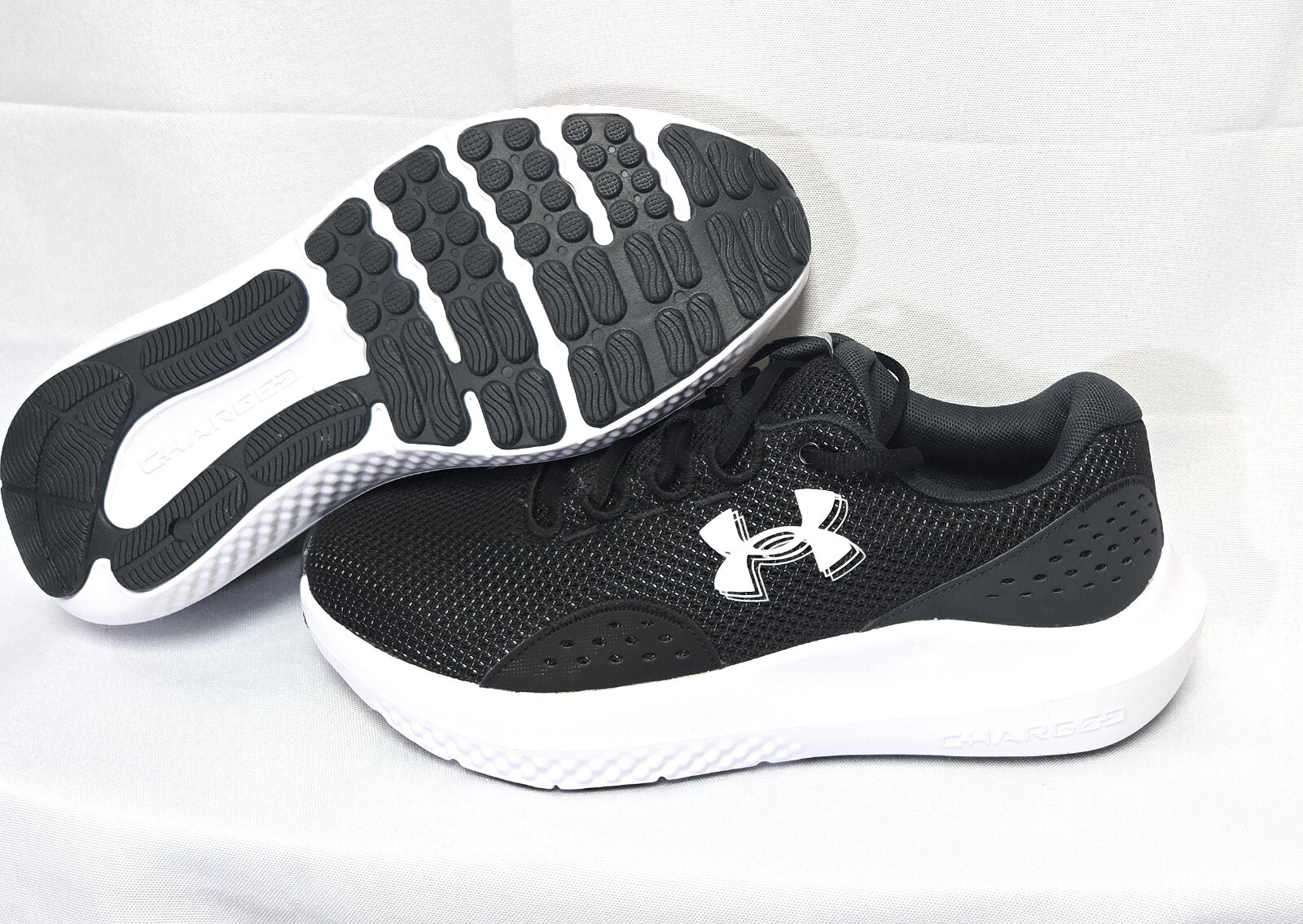 Mens Under Armour UA Charged Surge 4 3027000 001 Black White Sneakers Shoes