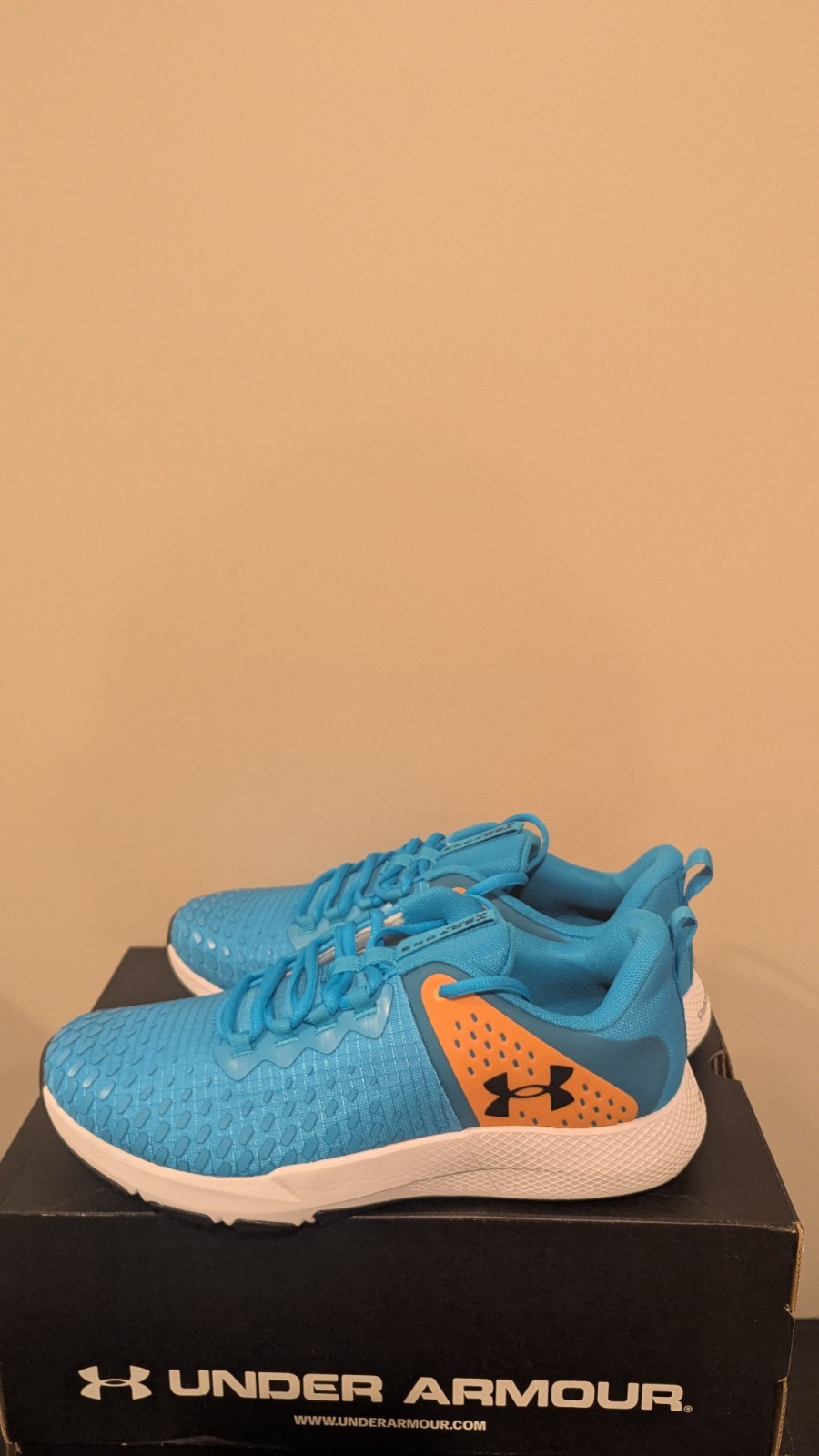 New Under Armour Men’s Charged Engage 2  Shoes Size 10 NIB