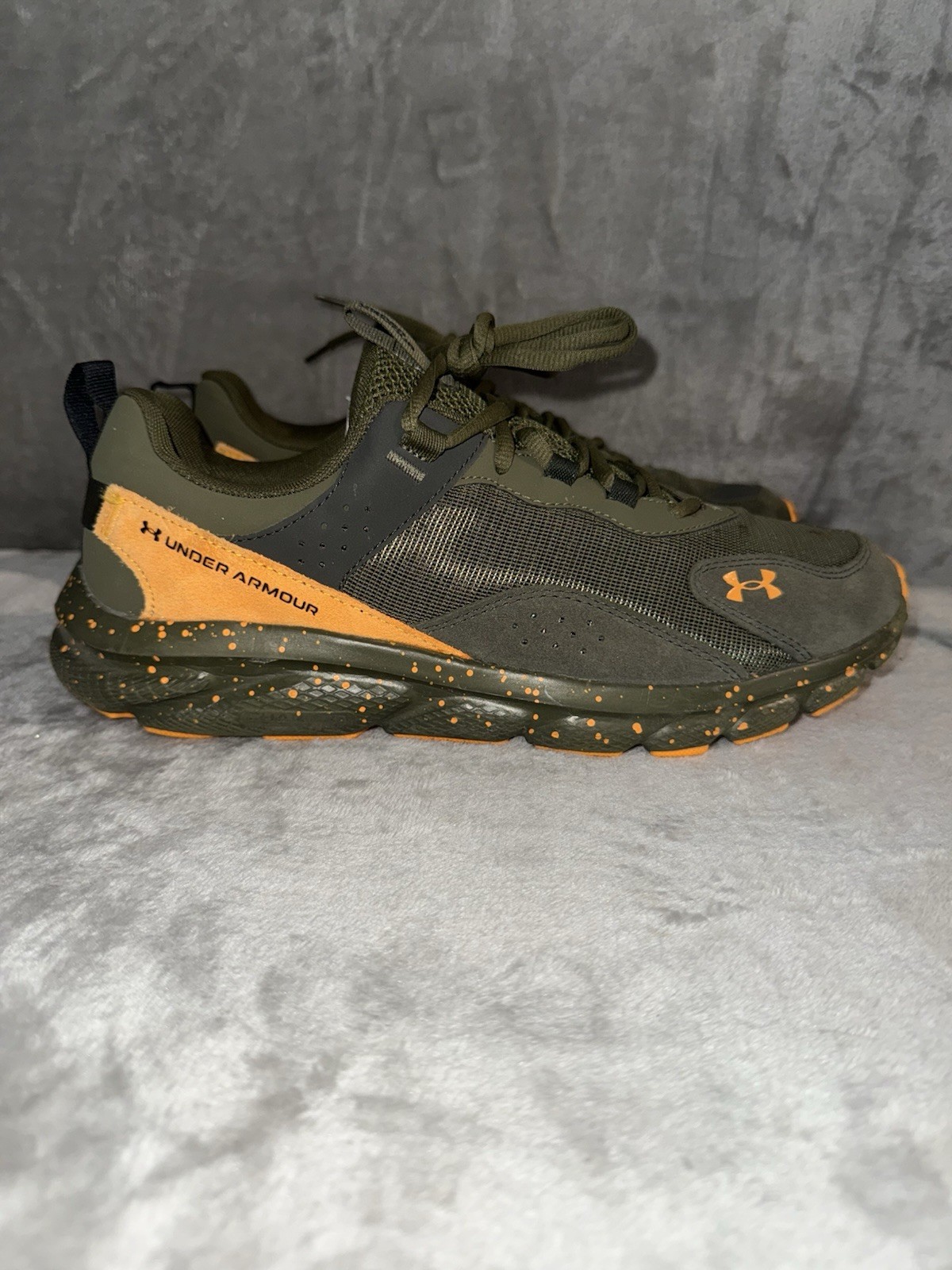 Under Armour Men’s Charged Versert Speckle Running Shoes