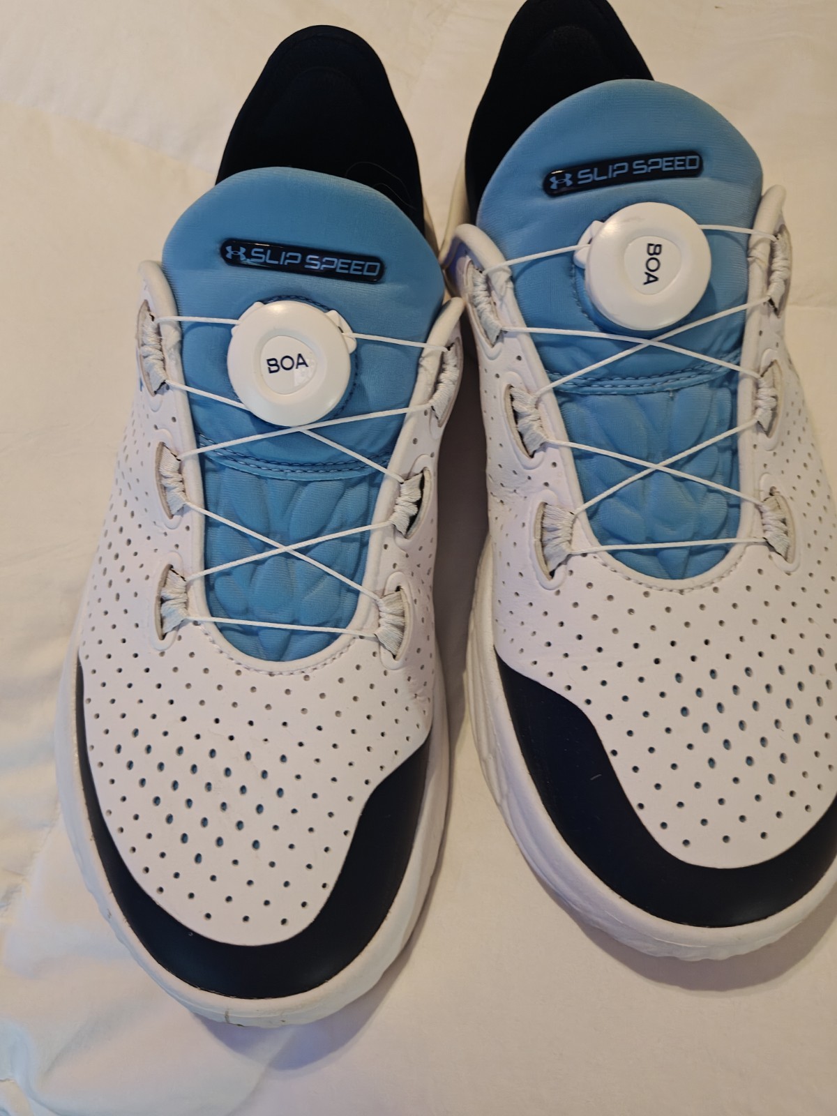 Men’s Under Armour Slip Speed Shoes. Size 8