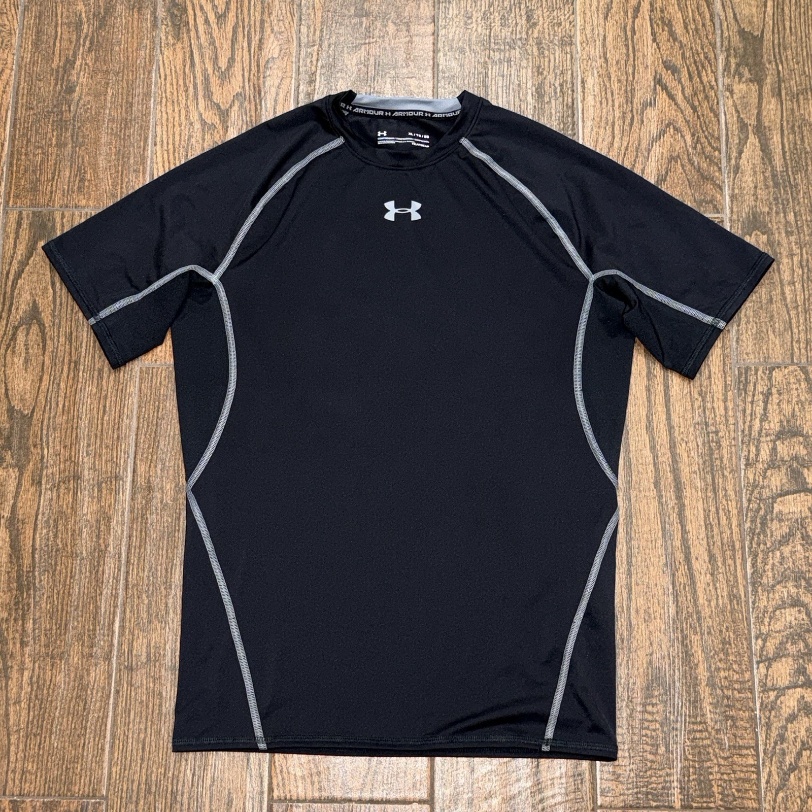 Mens Under Armour Heat Gear Black Short Sleeve Compression Size. XL