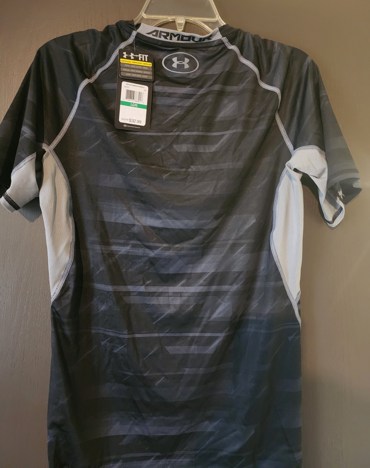 Under Armour Heat Gear Perfirmace Compression  t-shirt. Size Large. New w/Tags