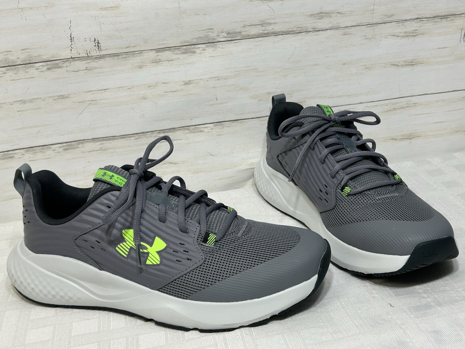 NEW! Under Armour Running Shoes-UA Charged Commit TR4- Men Size 11 Gray-Green