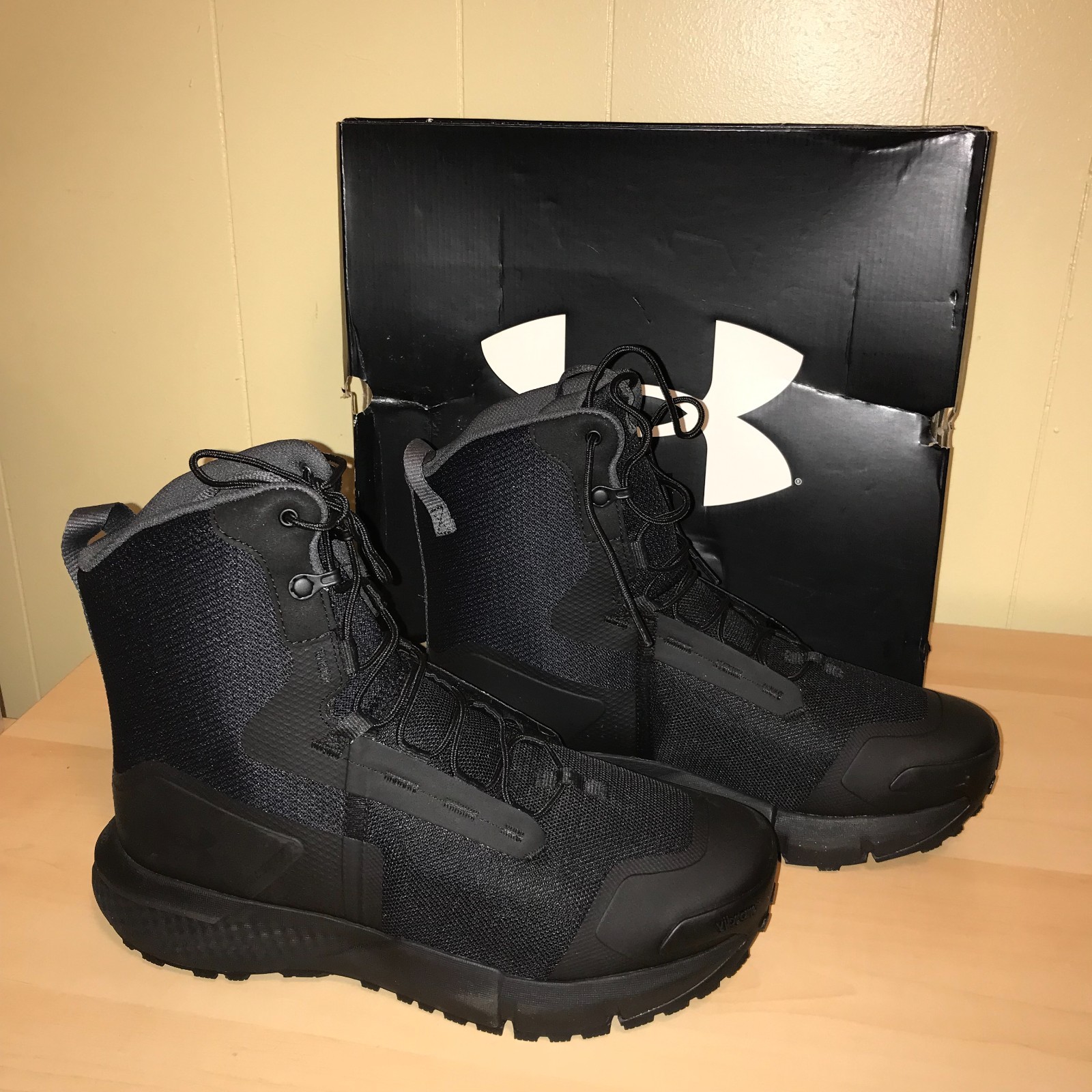 Men’s Under Armour Charged Valsetz Wide 4E Tactical Boots-Size 10 (DAMAGED BOX)