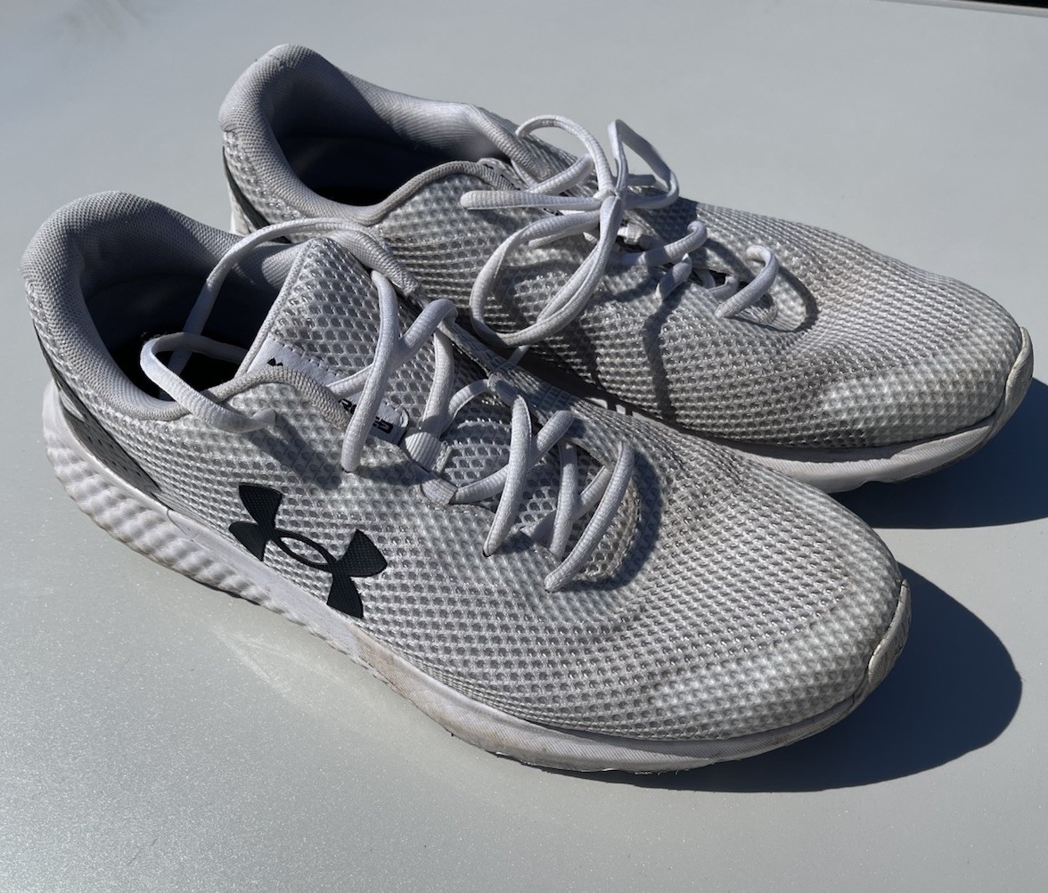 Under Armour Mesh Athletic Running Shoes White Black Men’s Low Top 3026020-100