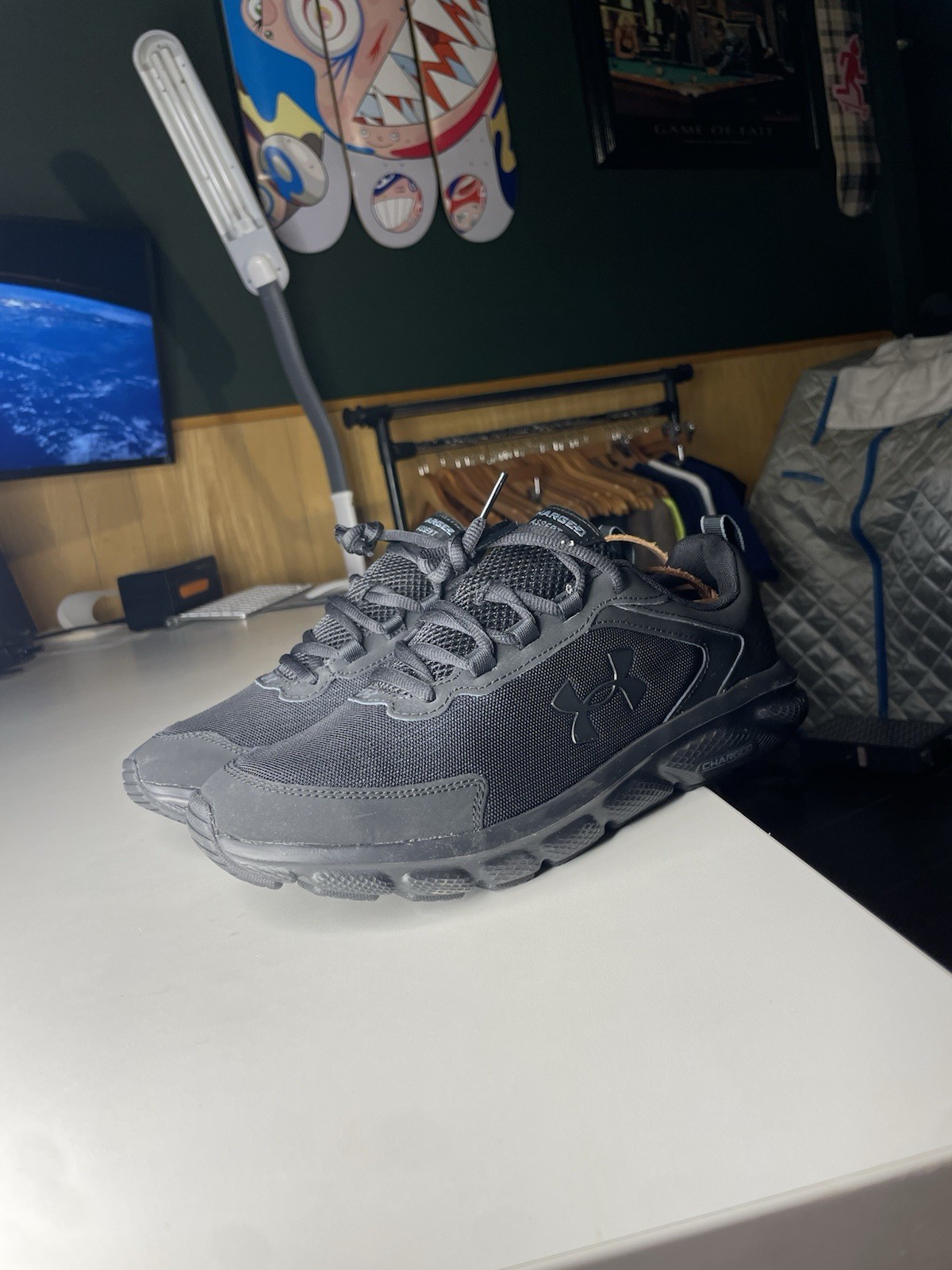 Under Armour Men’s Charged Assert 9 running shoes black 10.5