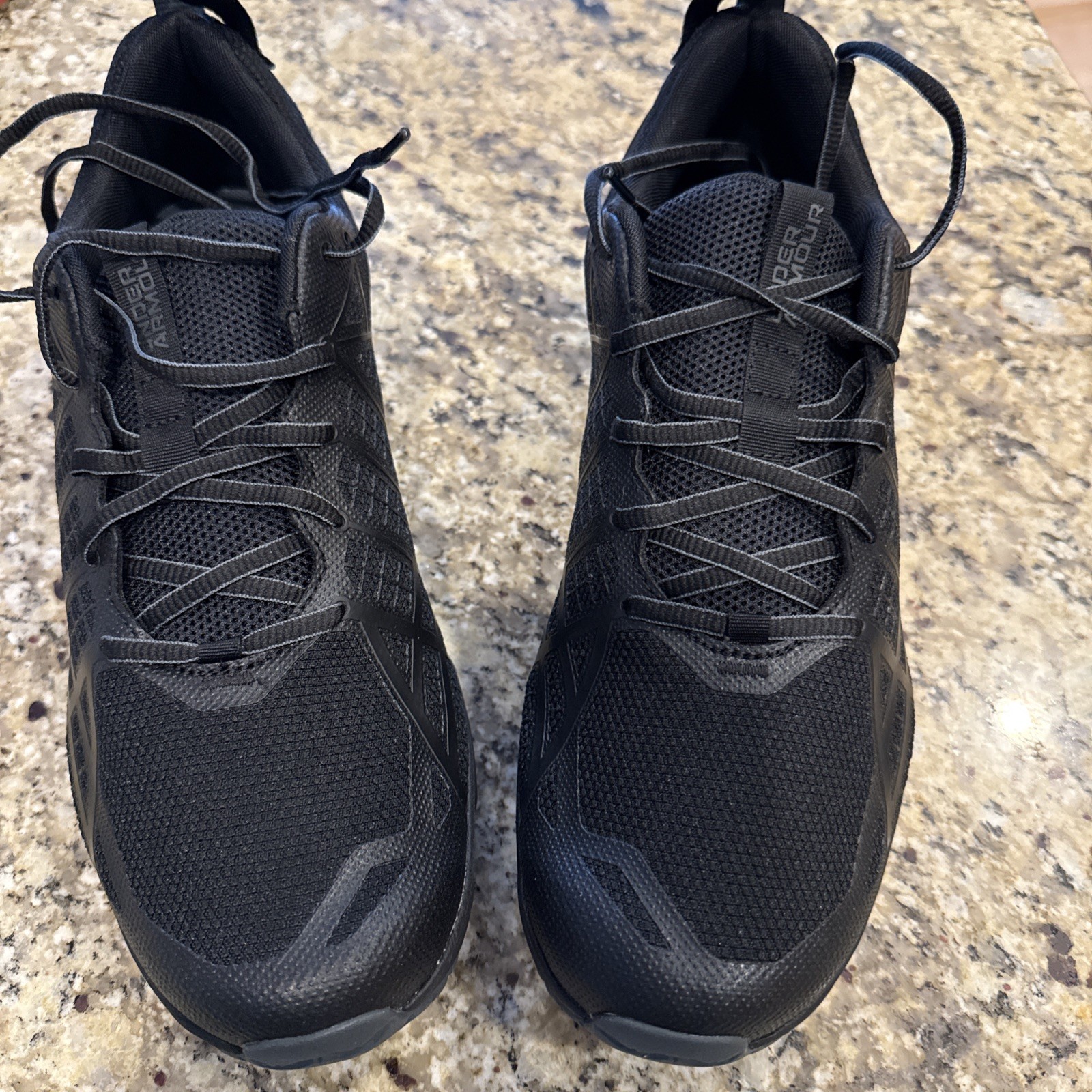 UNDER ARMOUR  BLACK G STRIKEFAST TACTICAL TRAIL RUN SHOES MENS SIZE 12 BRAND NEW