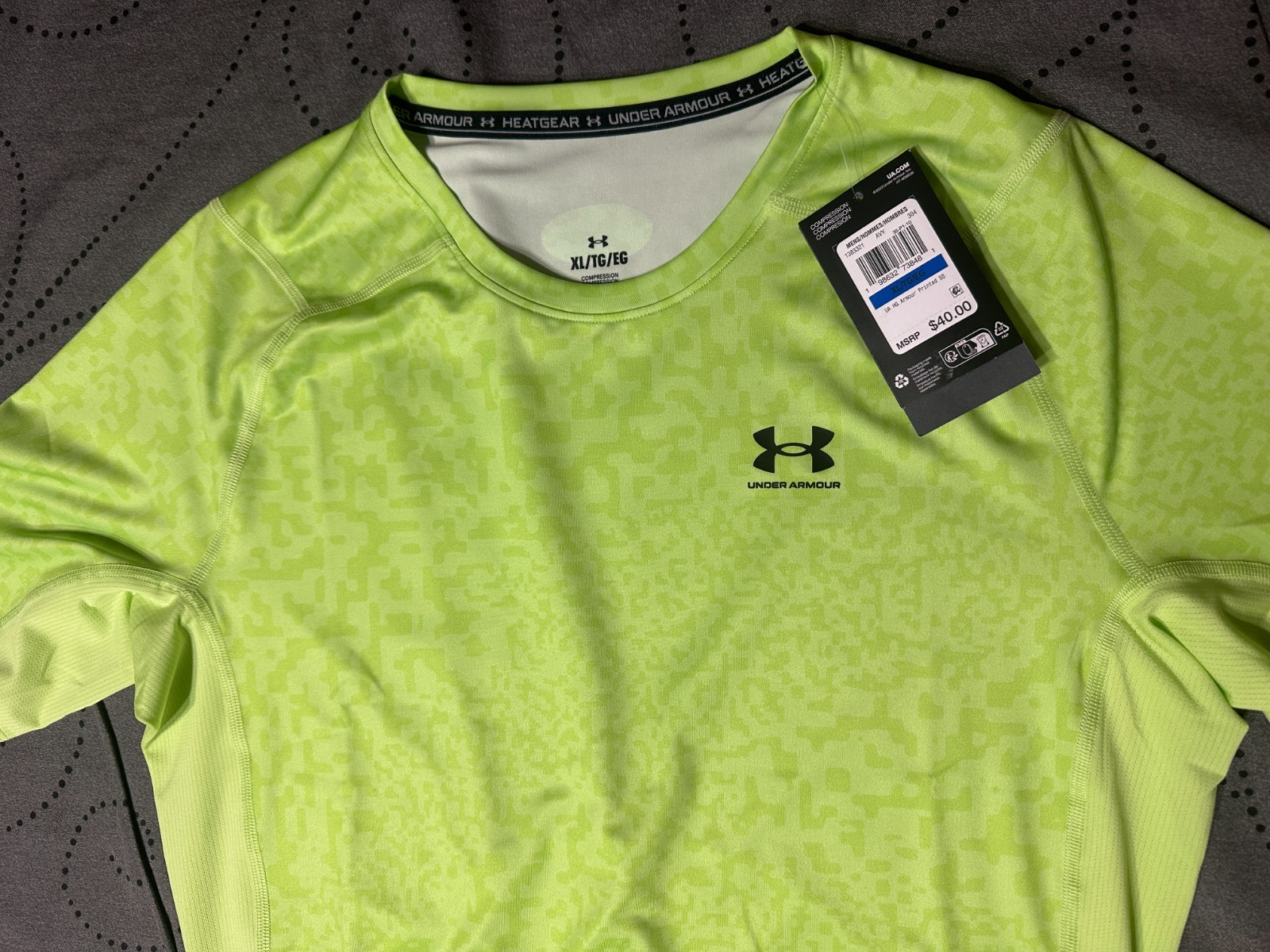 UNDER ARMOUR COMPRESSION #302 2 TONES OF GREEN PRINTED SHIRT SIZE XL MEN $40.00