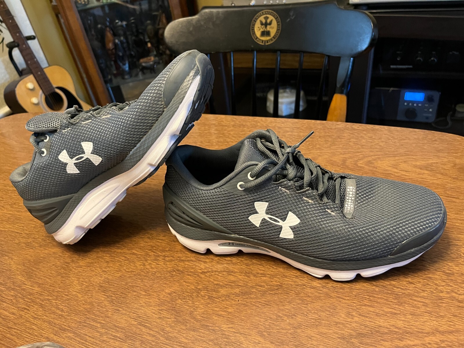 Men’s Under Armour Charged Gemini Grey Running Shoes Size 10