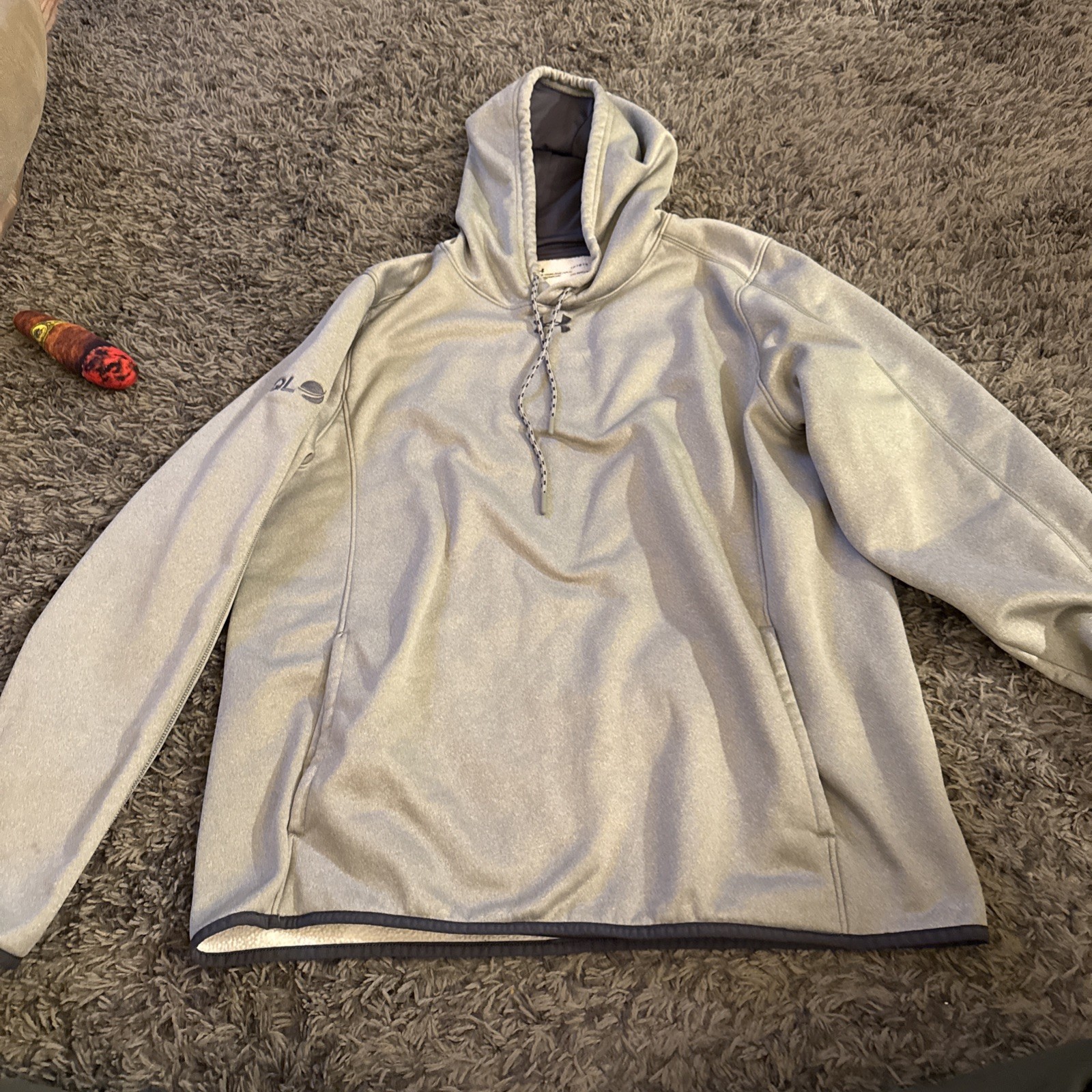 Men’s Large Under Armor Branded Hoodie