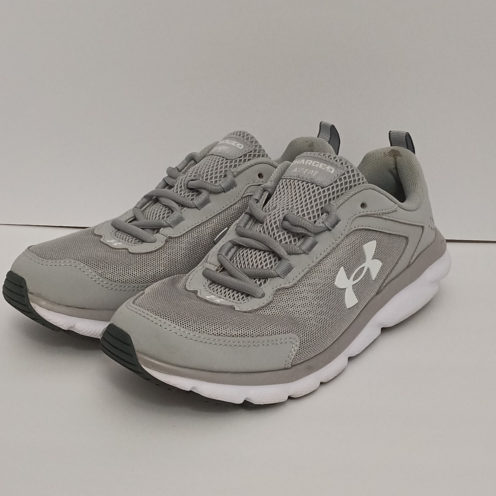 Under Armour Charged Assert Gray White Mesh Sneaker Running & Jogging
