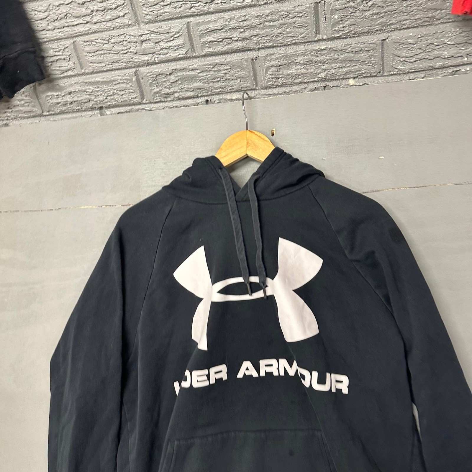 Under Armour Black Hoodie Big Logo Pullover Sweatshirt