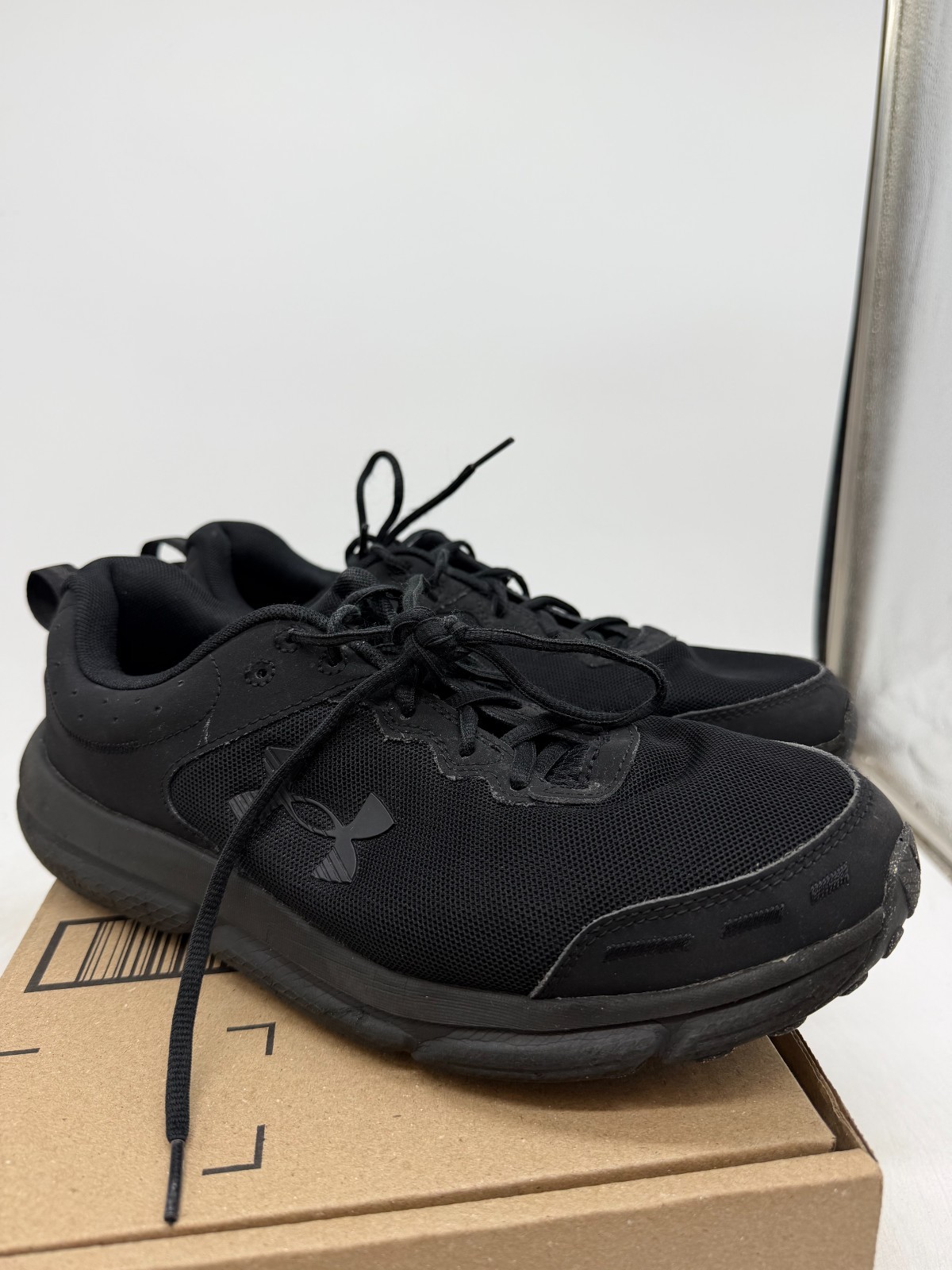 Under Armour Charged Assert 10 Running Sneakers Men’s Black Low Top Shoes – 10