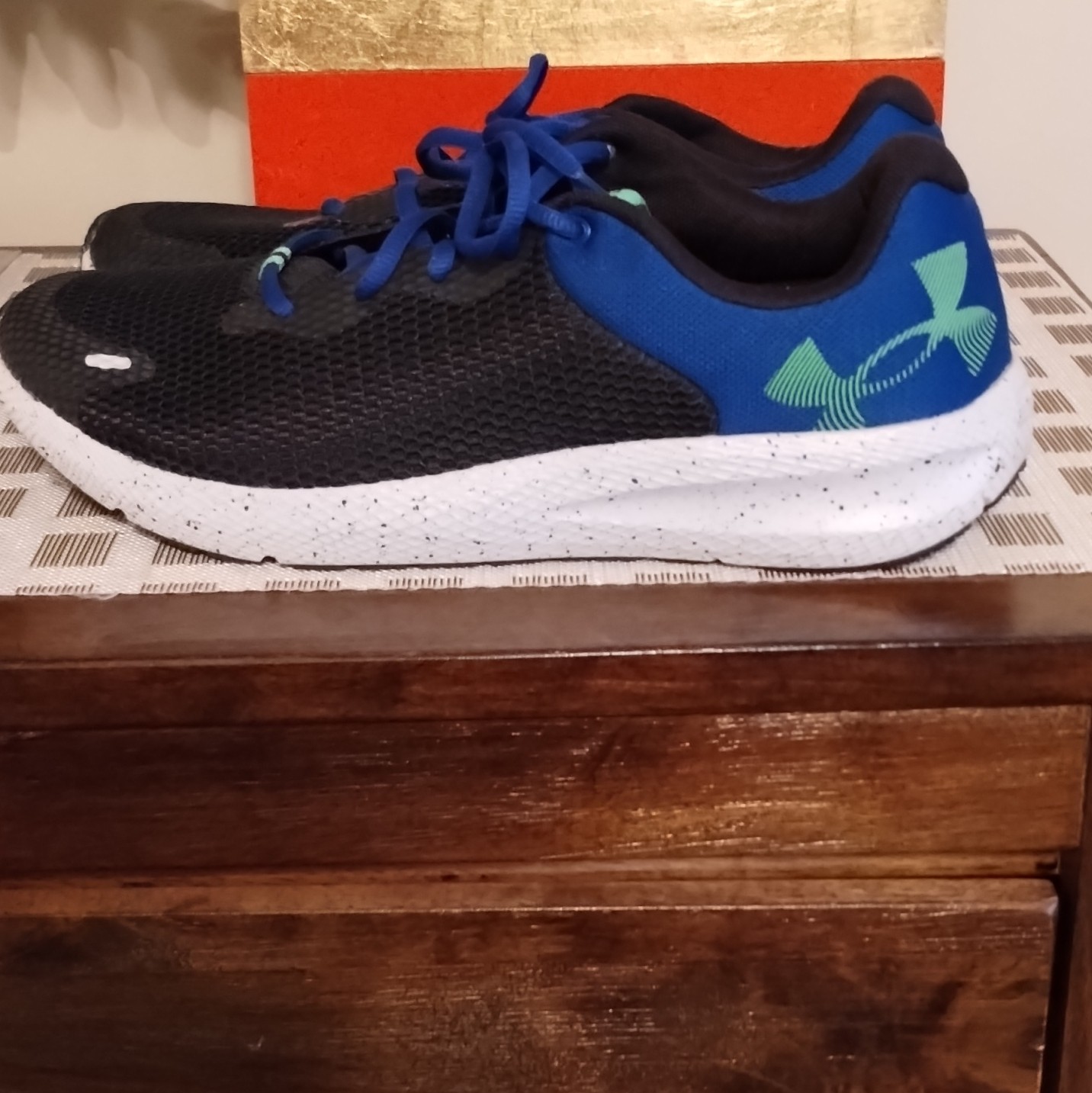 Under Armour Charged Pursuit 2 Men’s Mesh Low Top Lace-Up Sneaker 3025249-001