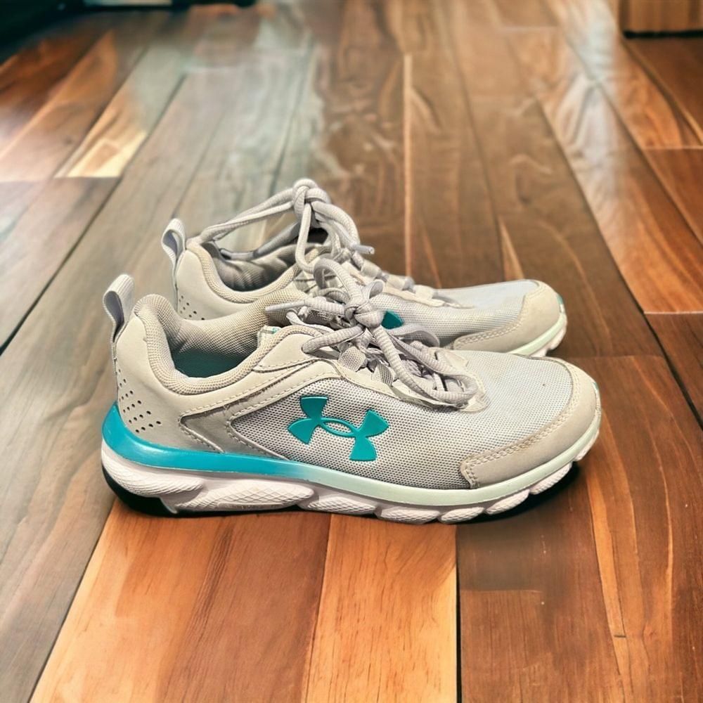 Under armour deluxe foam charged assert sneakers