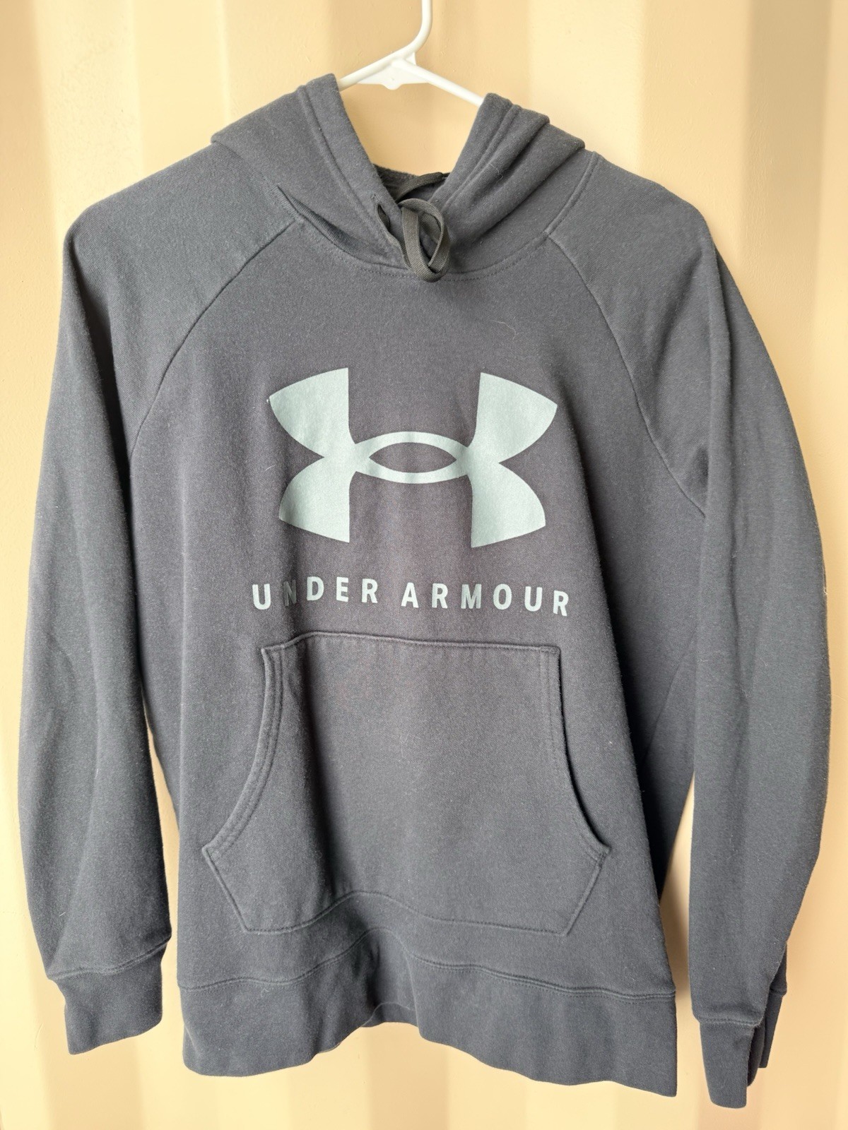 Under Armour Gray  Pullover Hoodie HeatGear Logo Drawstring Pockets S