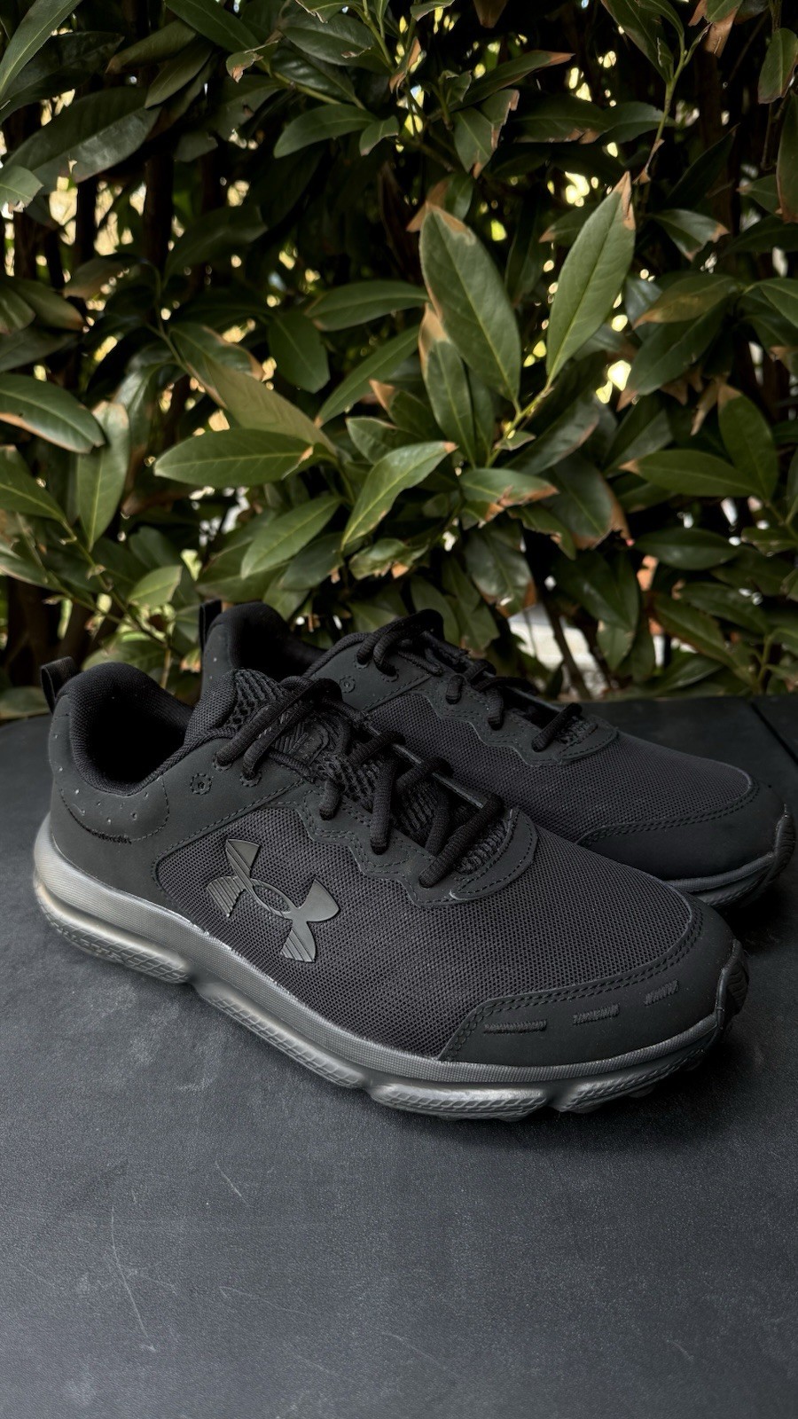 Under Armour Charged Assert 10 Black Running Shoes Men’s US11 EU45