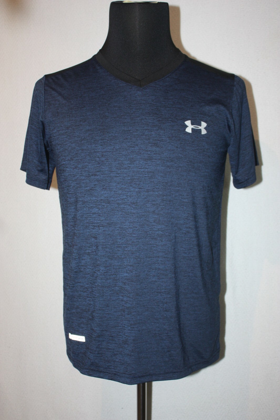 UNDER ARMOUR Sz L HeatGear Compression Heather Blue Short Sleeve Shirt V-Neck
