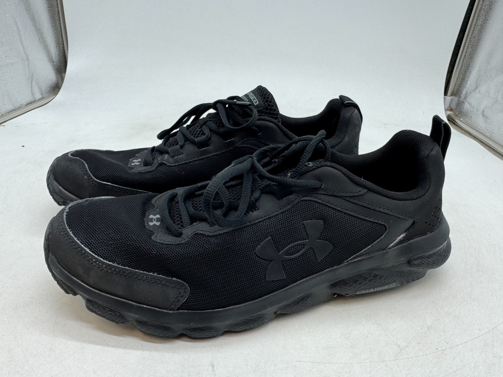 Under Armour Charged Assert 9 Sneakers Men’s Black Low Top Athletic Shoes – 12