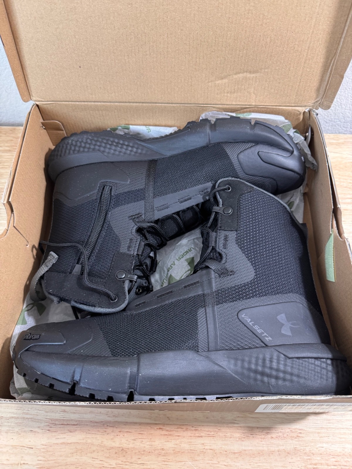 *Read* Under Armour Men’s Charged Valsetz 8″ Side Zip Tactical Boots (Size 8.5)