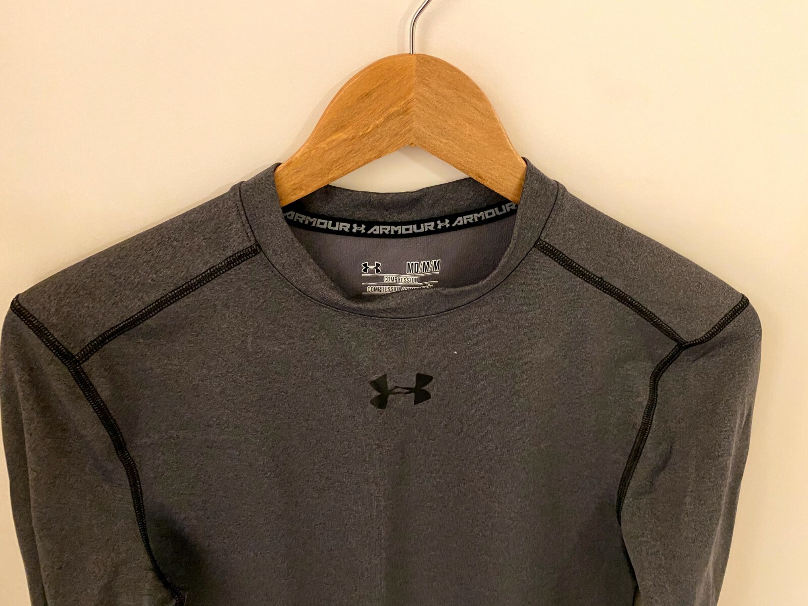 Under Armour Men’s Gray Compression Top Size M