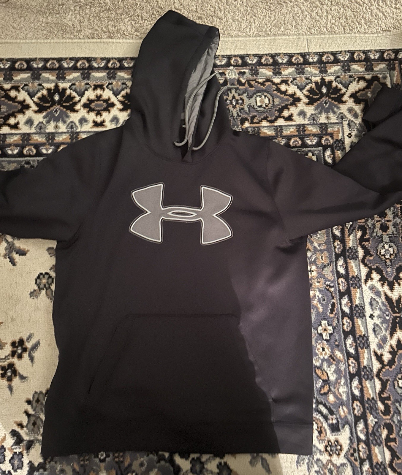 Under Armour Black Pullover Hoodie – Large