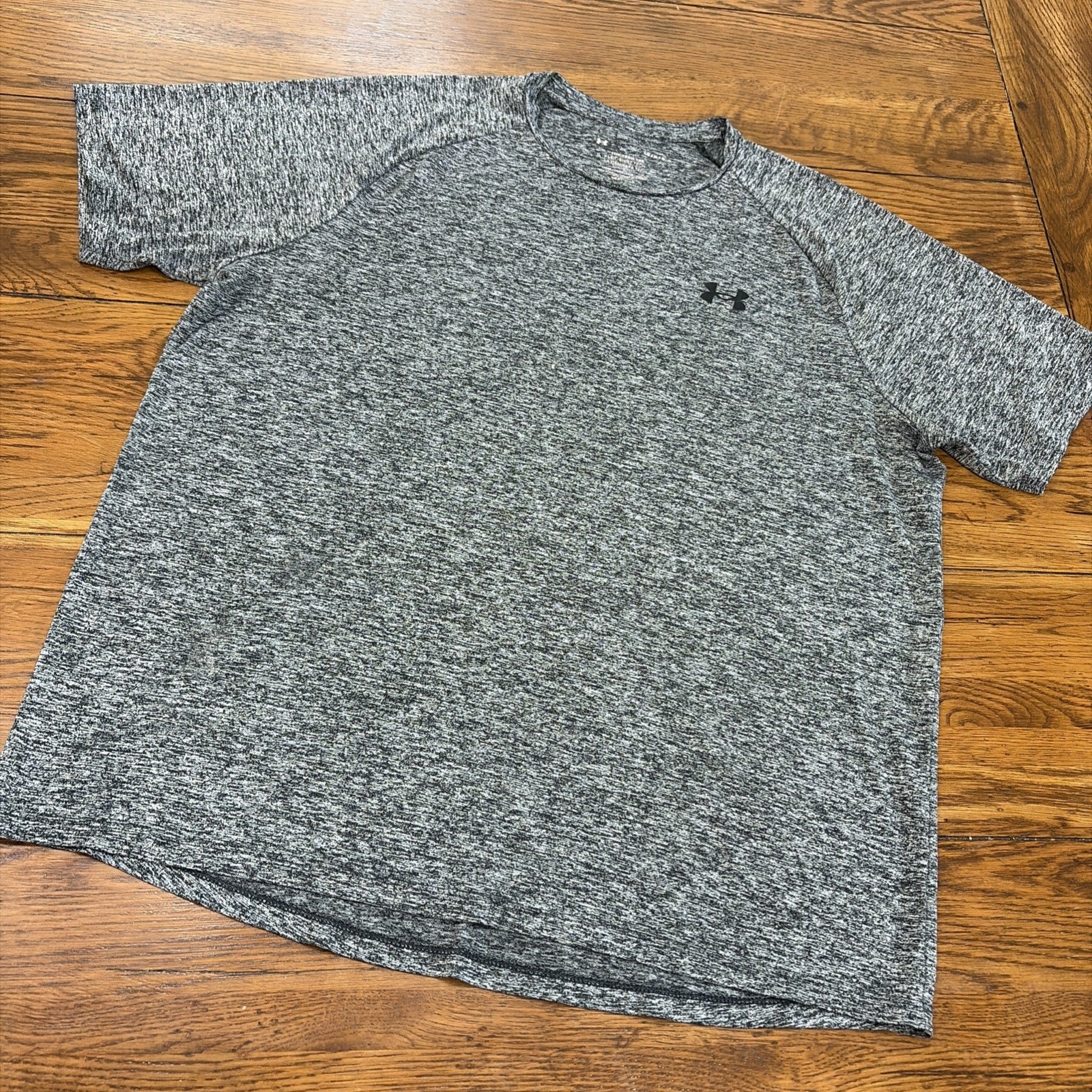 Under Armour The Tech Tee Men’s L Heather Black  Short Sleeve T-Shirt – EUC