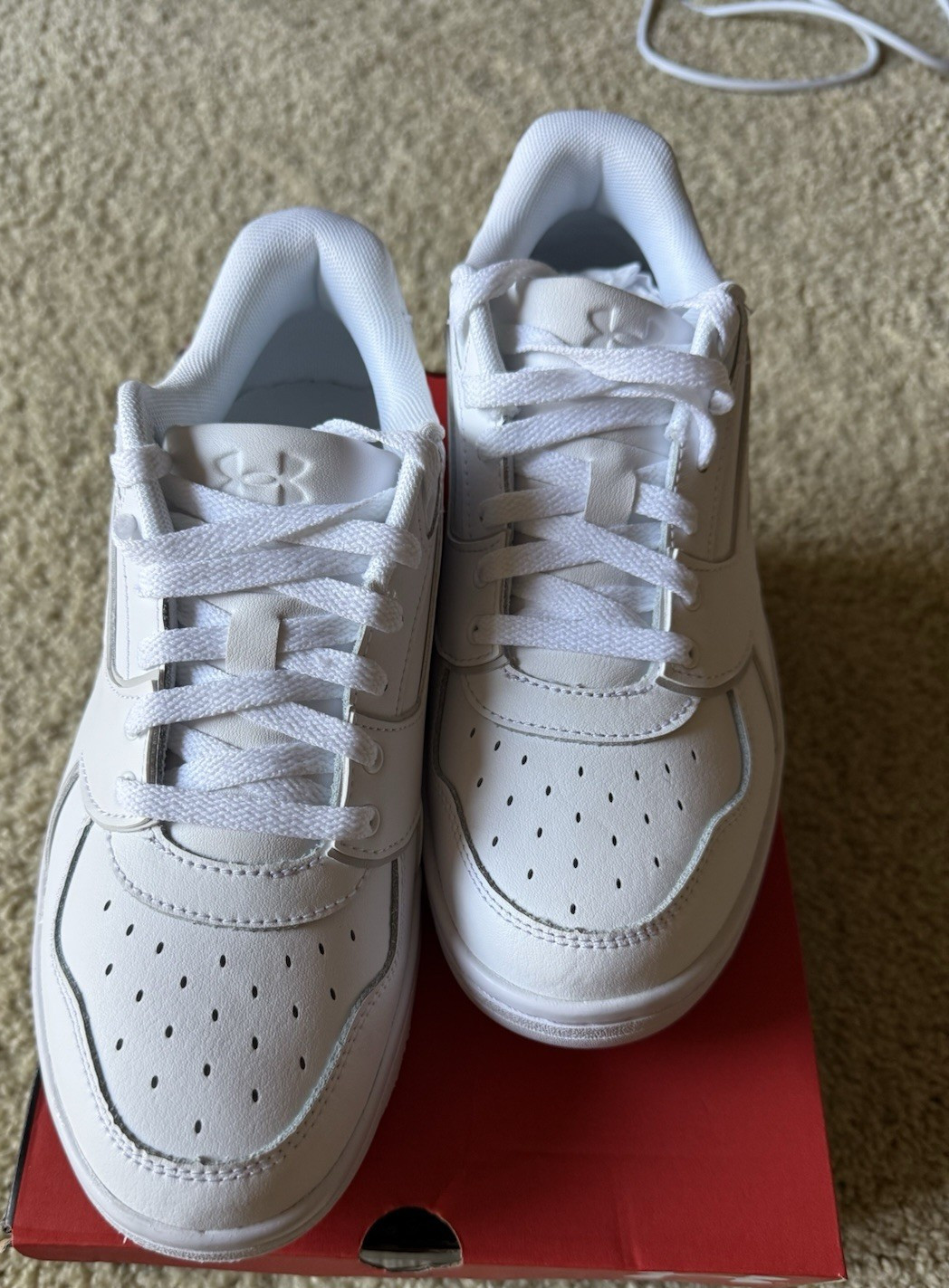 Under Amour Flex White Low Top Leather Men’s Sneaker Shoes Size 8 6007037-10 NIB