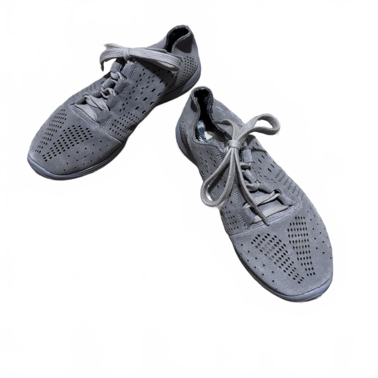 NWOT Under Armour Street Precision Low Luxe Suede Gray Shoes Women’s Size 6